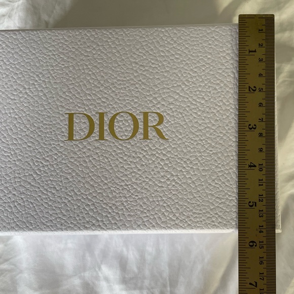 NWOT DIOR gift box perfect condition! - Picture 8 of 8